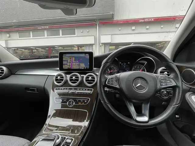 メルセデス・ベンツ Ｃ２００ アバンギャルド 東京都 2017(平29)年 6.4万km ポーラホワイト レーダーセーフティパッケージ/LEDヘッドライト/地デジ/バックカメラ/前席シートヒーター /運転席メモリ付きパワーシート/ハーフレザー/パークトロニック /純正ナビ/ETC2.0/パドルシフト/キーレスゴー /保証書/取扱説明書