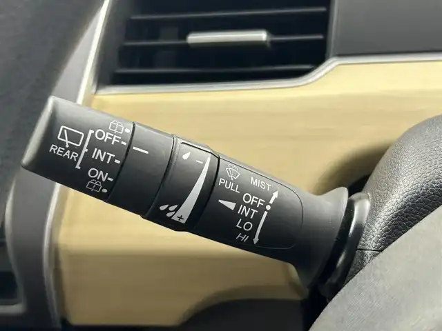 ホンダ フリード ハイブリット G ホンダセンシング 熊本県 2017(平29)年 5.5万km クリスタルブラックパール 純正インターナビVXM-174VFi/(CD/DVD/BT/フルセグ)/バックカメラ/ビルトインETC/両側パワースライドドア/ホンダセンシング/・レーンキープアシスト/・衝突軽減ブレーキ/・標識認識機能/・路外逸脱制御機能/・先行車発進お知らせ機能/・アダブティブクルーズコントロール/横滑り防止/純正フロアマット/社外15インチAW/オートライト/オートマチックハイビーム/LEDヘッドライト/スマートキー/プッシュスタート/スペアキー1本/取扱説明書
