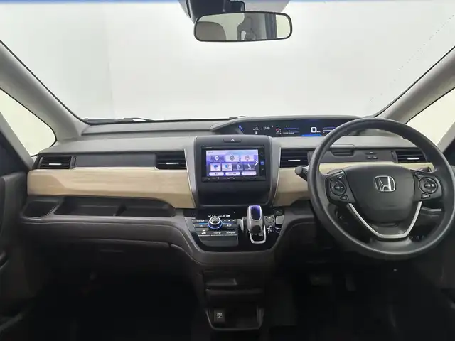 ホンダ フリード ハイブリット G ホンダセンシング 熊本県 2017(平29)年 5.5万km クリスタルブラックパール 純正インターナビVXM-174VFi/(CD/DVD/BT/フルセグ)/バックカメラ/ビルトインETC/両側パワースライドドア/ホンダセンシング/・レーンキープアシスト/・衝突軽減ブレーキ/・標識認識機能/・路外逸脱制御機能/・先行車発進お知らせ機能/・アダブティブクルーズコントロール/横滑り防止/純正フロアマット/社外15インチAW/オートライト/オートマチックハイビーム/LEDヘッドライト/スマートキー/プッシュスタート/スペアキー1本/取扱説明書