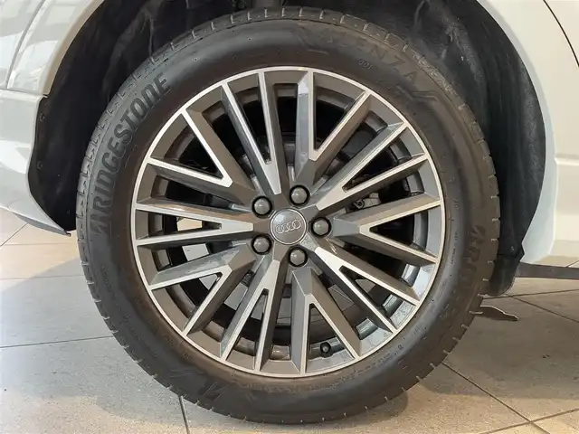 アウディ Ｑ３ SB 35TFSI Sライン 愛知県 2020(令2)年 5.5万km パール アシスタンスＰＫＧ　/ベーシックＰＫＧ　/プラスＰＫＧ　/バーチャルコクピット　/レザーシート/シートヒーター/ＭＭＩナビゲーション　/Ｂｌｕｅｔｏｏｔｈ　/３６０度カメラ　/フルセグＴＶ　/ＡＣＣ　/ＬＫＡ　/ＬＤＷ　/ＢＳＭ　/ドライブレコーダー/ＥＴＣ２．０/レザーシート/パワーバックドア/プッシュスタート/ウィンカーミラー/アイドリングストップ