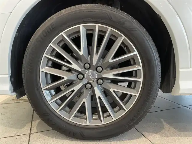 アウディ Ｑ３ SB 35TFSI Sライン 愛知県 2020(令2)年 5.5万km パール アシスタンスＰＫＧ　/ベーシックＰＫＧ　/プラスＰＫＧ　/バーチャルコクピット　/レザーシート/シートヒーター/ＭＭＩナビゲーション　/Ｂｌｕｅｔｏｏｔｈ　/３６０度カメラ　/フルセグＴＶ　/ＡＣＣ　/ＬＫＡ　/ＬＤＷ　/ＢＳＭ　/ドライブレコーダー/ＥＴＣ２．０/レザーシート/パワーバックドア/プッシュスタート/ウィンカーミラー/アイドリングストップ
