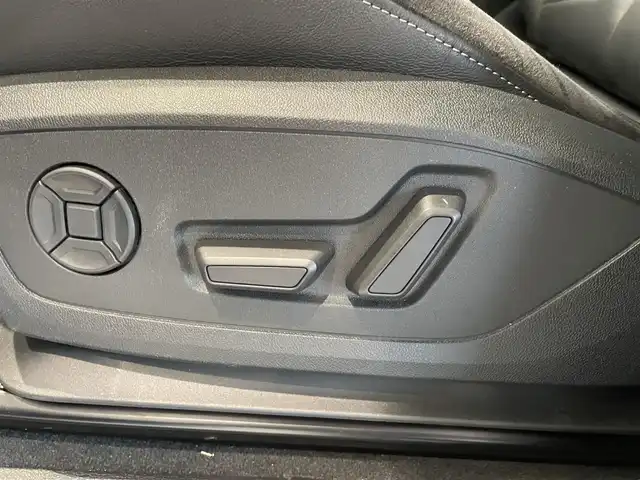 アウディ Ｑ３ SB 35TFSI Sライン 愛知県 2020(令2)年 5.5万km パール アシスタンスＰＫＧ　/ベーシックＰＫＧ　/プラスＰＫＧ　/バーチャルコクピット　/レザーシート/シートヒーター/ＭＭＩナビゲーション　/Ｂｌｕｅｔｏｏｔｈ　/３６０度カメラ　/フルセグＴＶ　/ＡＣＣ　/ＬＫＡ　/ＬＤＷ　/ＢＳＭ　/ドライブレコーダー/ＥＴＣ２．０/レザーシート/パワーバックドア/プッシュスタート/ウィンカーミラー/アイドリングストップ