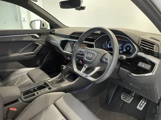 アウディ Ｑ３ SB 35TFSI Sライン 愛知県 2020(令2)年 5.5万km パール アシスタンスＰＫＧ　/ベーシックＰＫＧ　/プラスＰＫＧ　/バーチャルコクピット　/レザーシート/シートヒーター/ＭＭＩナビゲーション　/Ｂｌｕｅｔｏｏｔｈ　/３６０度カメラ　/フルセグＴＶ　/ＡＣＣ　/ＬＫＡ　/ＬＤＷ　/ＢＳＭ　/ドライブレコーダー/ＥＴＣ２．０/レザーシート/パワーバックドア/プッシュスタート/ウィンカーミラー/アイドリングストップ