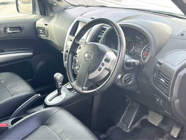 日産 エクストレイル 20Xtt 長野県 2013(平25)年 10.5万km ヒマラヤンカーキ (株)IDOMが運営する【じしゃロン長野店】の自社ローン専用車両になります/こちらは現金またはオートローンご利用時の価格です。自社ローンご希望の方は別途その旨お申付け下さい./純正ナビ/Bluetooth/４WD/バックカメラ/ETC