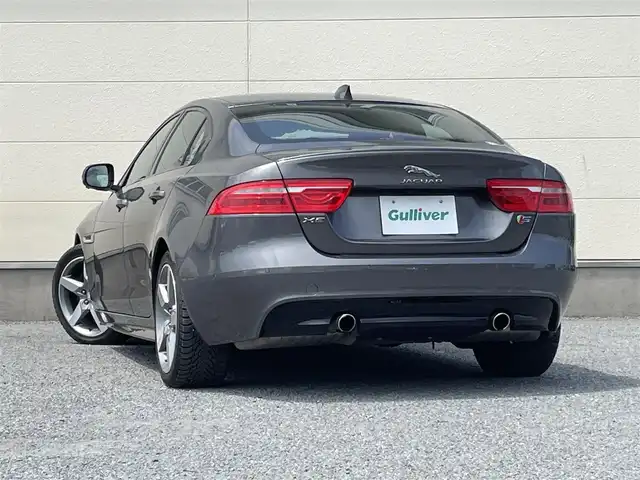 ジャガー ＸＥ XE S 茨城県 2016(平28)年 2.2万km グレー アドバンスドパークアシストパック/純正ナビ/AMMONITE GREY/全方位カメラ/レーンキープアシスト/パワートランクリッド/レザーシート/パワーシート/シートメモリー/シートヒーター/純正ETC/オートマチックハイビーム/コーナーセンサー/純正アルミホイール/フルセグTV　Bt DVD CD