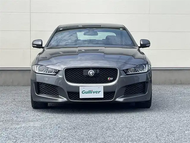 ジャガー ＸＥ XE S 茨城県 2016(平28)年 2.2万km グレー アドバンスドパークアシストパック/純正ナビ/AMMONITE GREY/全方位カメラ/レーンキープアシスト/パワートランクリッド/レザーシート/パワーシート/シートメモリー/シートヒーター/純正ETC/オートマチックハイビーム/コーナーセンサー/純正アルミホイール/フルセグTV　Bt DVD CD