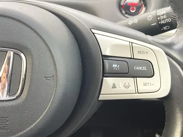 ホンダ フィット e:HEVホーム 栃木県 2020(令2)年 12.8万km プラチナホワイトパール ホンダセンシング/純正ナビ/AM/FM/CD/USB/Bluetooth/バックカメラ/ETC/ナビ連動前後ドライブレコーダー/アダプティブクルーズコントロール/ステアリングリモコン/スマートキー×2/ハーフレザーシート/革巻きステアリング/電子パーキングブレーキ/純正フロアマット/保証書/取説/ワンオーナー