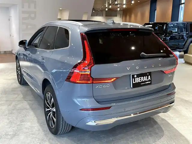 ボルボ ボルボ ＸＣ６０ アルティメット B5 AWD 道央・札幌 2022(令4)年 2万km グレー メタリックペイント/Bowers＆Wilkinsプレミアムサウンド/ヘッドアップディスプレイ/ナッパレザーシート/シートヒーター/シートベンチレーション/マッサージシート/ステアリングヒーター/4ゾーンエアコン/電動パノラマガラスサンルーフ/Googleナビ/360°カメラ/ACC/BLIS/LKA/CTA/パイロットアシスト/フルアクティブハイビーム/エアピュリファイアー/パワーテールゲート