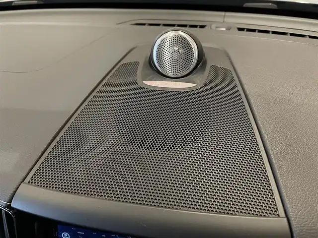 ボルボ ボルボ ＸＣ６０ アルティメット B5 AWD 道央・札幌 2022(令4)年 2万km グレー メタリックペイント/Bowers＆Wilkinsプレミアムサウンド/ヘッドアップディスプレイ/ナッパレザーシート/シートヒーター/シートベンチレーション/マッサージシート/ステアリングヒーター/4ゾーンエアコン/電動パノラマガラスサンルーフ/Googleナビ/360°カメラ/ACC/BLIS/LKA/CTA/パイロットアシスト/フルアクティブハイビーム/エアピュリファイアー/パワーテールゲート