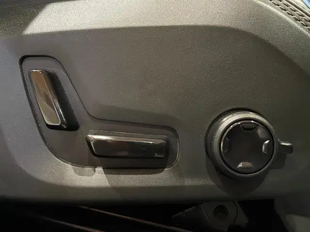 ボルボ ボルボ ＸＣ６０ アルティメット B5 AWD 道央・札幌 2022(令4)年 2万km グレー メタリックペイント/Bowers＆Wilkinsプレミアムサウンド/ヘッドアップディスプレイ/ナッパレザーシート/シートヒーター/シートベンチレーション/マッサージシート/ステアリングヒーター/4ゾーンエアコン/電動パノラマガラスサンルーフ/Googleナビ/360°カメラ/ACC/BLIS/LKA/CTA/パイロットアシスト/フルアクティブハイビーム/エアピュリファイアー/パワーテールゲート
