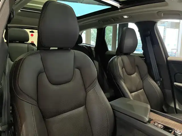ボルボ ボルボ ＸＣ６０ アルティメット B5 AWD 道央・札幌 2022(令4)年 2万km グレー メタリックペイント/Bowers＆Wilkinsプレミアムサウンド/ヘッドアップディスプレイ/ナッパレザーシート/シートヒーター/シートベンチレーション/マッサージシート/ステアリングヒーター/4ゾーンエアコン/電動パノラマガラスサンルーフ/Googleナビ/360°カメラ/ACC/BLIS/LKA/CTA/パイロットアシスト/フルアクティブハイビーム/エアピュリファイアー/パワーテールゲート