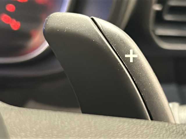 シトロエン シトロエン ベルランゴ ロング シャイン ブルーHDi 新潟県 2023(令5)年 0.1万km 青 BERLINGO LONGSHINE BlueHDi専用装備/・3列目2座独立シート/・革巻ステアリングホイール（ステアリングスイッチ付）/・左右独立調整式オートエアコン/・ 後席用エアコン風量調整/・ リアサンブラインド/チャイルドウォッチミラー/・ロールアップ式トノカバー/・ホワイトカラーアクセント/・16インチブラックアロイホイール/標準装備/・AppleCarPlay/・AndroidAuto/・Bluetooth/・アクティブクルーズコントロール/・アクティブセーフティブレーキ/・レーンキープアシスト/・ブラインドスポットモニター/・インテリジェントハイビーム/・トラフィックサインインフォメーション/・ドライバーアテンションアラート/・バックカメラ（トップリアビジョン付）/・フロント/サイド/バックソナー/・パークアシスト