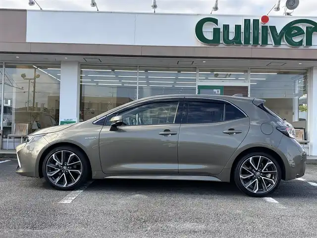 トヨタ カローラ スポーツ ハイブリッドG Z 三重県 2019(平31)年 5万km オキサイドブロンズM ワンオーナー /登録時走行距離４９７６０km/♪トヨタセーフティセンス/　・プリクラッシュセーフティ(PCS)/　・レーントレーシングアシスト(LTA)/　・ロードサインアシスト(RSA)/　・レーダークルーズコントロール(全車速追従機能付き)/　・ブラインドスポットモニター(BSM)/　・クリアランスソナー/　・パーキングサポートブレーキ(PKSB)/　・ドライブモードセレクトスイッチ/♪純正ナビ/　・Bluetooth・DTV・CD再生・AUX/♪バックガイドカメラ/♪スマートキーx２/♪プッシュスタート/♪LEDヘッドライト/♪LEDフォグライト/♪オートマチックハイビーム/♪オートライト/♪ドライブレコーダー/♪革巻きステアリング/♪ステアリングスイッチ/♪オートリトラクタブルミラー/♪ウィンカーミラー/♪電子パーキングブレーキ/♪オートブレーキホールド/♪充電用USBポート/♪ビルトインETC/♪ドアバイザー/♪プライバシーガラス/♪ライトレベリング/♪横滑り防止機能/♪サイド/カーテン/ニーエアバック