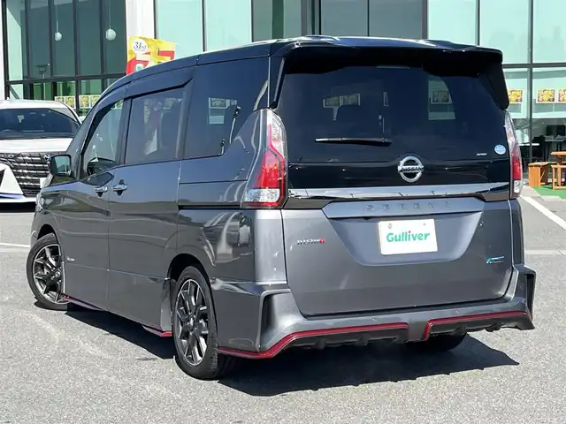 日産 セレナ ニスモ 奈良県 2018(平30)年 3.2万km ダークメタルグレー/ダイヤモンドブラック 純正９インチナビ（MM517D-L）/フルセグＴＶ/CD/DVD/Blu-ray/BT/AUX/USB/SD/バックカメラ　/ハンズフリーパワースライドドア　/ＥＴＣ　/追従型クルーズコントロール　/前後コーナーセンサー　/ドライブレコーダー　/ＬＥＤヘッドライト　/プロパイロット　/スマートキー/純正17インチアルミホイール/ニスモフロアマット/ニスモドアバイザー/AUTOHOLD