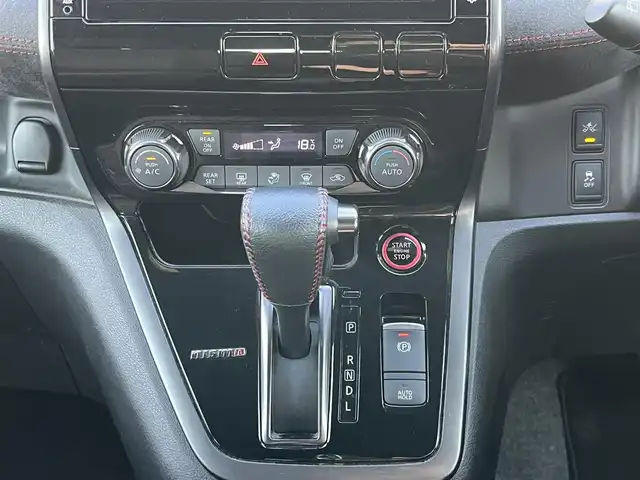 日産 セレナ ニスモ 奈良県 2018(平30)年 3.2万km ダークメタルグレー/ダイヤモンドブラック 純正９インチナビ（MM517D-L）/フルセグＴＶ/CD/DVD/Blu-ray/BT/AUX/USB/SD/バックカメラ　/ハンズフリーパワースライドドア　/ＥＴＣ　/追従型クルーズコントロール　/前後コーナーセンサー　/ドライブレコーダー　/ＬＥＤヘッドライト　/プロパイロット　/スマートキー/純正17インチアルミホイール/ニスモフロアマット/ニスモドアバイザー/AUTOHOLD