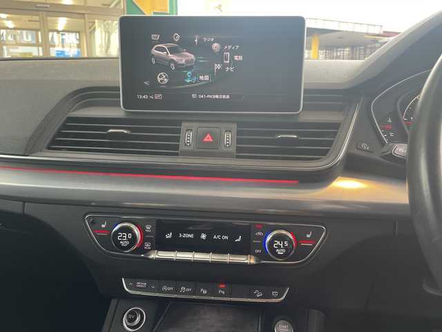 アウディ Ｑ５ Sライン ダイナミックリミテッド 福岡県 2019(令1)年 8.2万km ミトスブラックメタリック 純正ナビ・AM/FM/フルTV・Bluetooth・USB/ハンズフリー/ドラレコ（前）SDなし/純正フロアマット/電動格納ミラー/クルーズコントロール/フォグランプ/パドルシフト/アイドリングストップ/パーキングアシスト/パーキングセンサー/横滑り防止/シートヒーター（全席）/ダウンヒルアシスト/パワーシート/電動リアゲート/保証書/取扱説明書