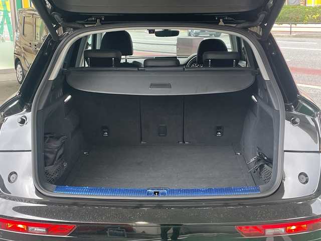 アウディ Ｑ５ Sライン ダイナミックリミテッド 福岡県 2019(令1)年 8.2万km ミトスブラックメタリック 純正ナビ・AM/FM/フルTV・Bluetooth・USB/ハンズフリー/ドラレコ（前）SDなし/純正フロアマット/電動格納ミラー/クルーズコントロール/フォグランプ/パドルシフト/アイドリングストップ/パーキングアシスト/パーキングセンサー/横滑り防止/シートヒーター（全席）/ダウンヒルアシスト/パワーシート/電動リアゲート/保証書/取扱説明書