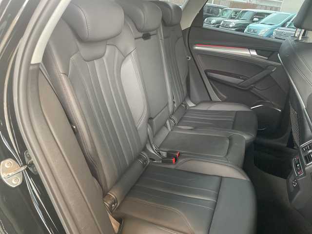 アウディ Ｑ５ Sライン ダイナミックリミテッド 福岡県 2019(令1)年 8.2万km ミトスブラックメタリック 純正ナビ・AM/FM/フルTV・Bluetooth・USB/ハンズフリー/ドラレコ（前）SDなし/純正フロアマット/電動格納ミラー/クルーズコントロール/フォグランプ/パドルシフト/アイドリングストップ/パーキングアシスト/パーキングセンサー/横滑り防止/シートヒーター（全席）/ダウンヒルアシスト/パワーシート/電動リアゲート/保証書/取扱説明書