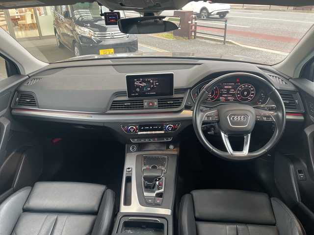 アウディ Ｑ５ Sライン ダイナミックリミテッド 福岡県 2019(令1)年 8.2万km ミトスブラックメタリック 純正ナビ・AM/FM/フルTV・Bluetooth・USB/ハンズフリー/ドラレコ（前）SDなし/純正フロアマット/電動格納ミラー/クルーズコントロール/フォグランプ/パドルシフト/アイドリングストップ/パーキングアシスト/パーキングセンサー/横滑り防止/シートヒーター（全席）/ダウンヒルアシスト/パワーシート/電動リアゲート/保証書/取扱説明書