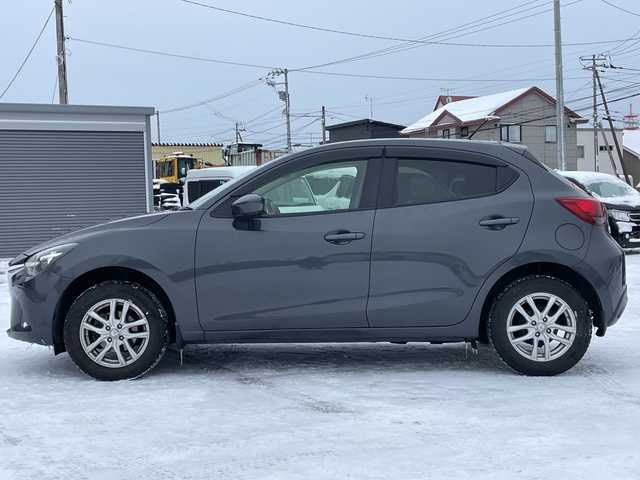 マツダ デミオ XD 道央・札幌 2015(平27)年 9.6万km メテオグレーマイカ 4WD/ワンオーナー/純正メモリーナビ/AM/FM/BT/SD/CD/DVD/フルセグ/衝突被害軽減ブレーキ/横滑り防止装置/バックカメラ/アイドリングストップ/ステアリングリモコン/MTモード付AT/プッシュスタート/スマートキー/ハロゲンヘッドライト/ヘッドライトレベライザー/電動格納ミラー/社外フロアマット/ドアバイザー