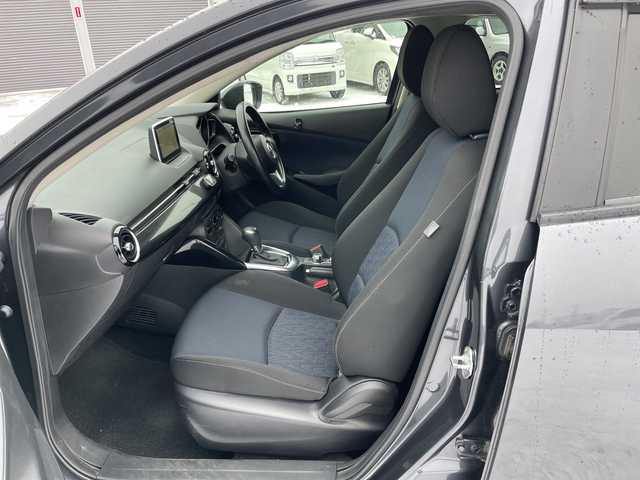 マツダ デミオ XD 道央・札幌 2015(平27)年 9.6万km メテオグレーマイカ 4WD/ワンオーナー/純正メモリーナビ/AM/FM/BT/SD/CD/DVD/フルセグ/衝突被害軽減ブレーキ/横滑り防止装置/バックカメラ/アイドリングストップ/ステアリングリモコン/MTモード付AT/プッシュスタート/スマートキー/ハロゲンヘッドライト/ヘッドライトレベライザー/電動格納ミラー/社外フロアマット/ドアバイザー