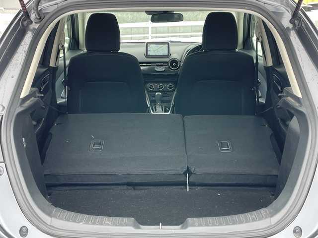 マツダ デミオ XD 道央・札幌 2015(平27)年 9.6万km メテオグレーマイカ 4WD/ワンオーナー/純正メモリーナビ/AM/FM/BT/SD/CD/DVD/フルセグ/衝突被害軽減ブレーキ/横滑り防止装置/バックカメラ/アイドリングストップ/ステアリングリモコン/MTモード付AT/プッシュスタート/スマートキー/ハロゲンヘッドライト/ヘッドライトレベライザー/電動格納ミラー/社外フロアマット/ドアバイザー