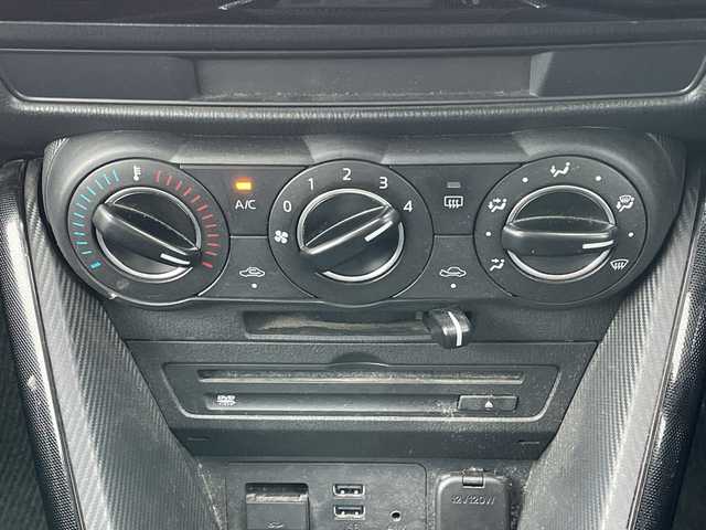 マツダ デミオ XD 道央・札幌 2015(平27)年 9.6万km メテオグレーマイカ 4WD/ワンオーナー/純正メモリーナビ/AM/FM/BT/SD/CD/DVD/フルセグ/衝突被害軽減ブレーキ/横滑り防止装置/バックカメラ/アイドリングストップ/ステアリングリモコン/MTモード付AT/プッシュスタート/スマートキー/ハロゲンヘッドライト/ヘッドライトレベライザー/電動格納ミラー/社外フロアマット/ドアバイザー