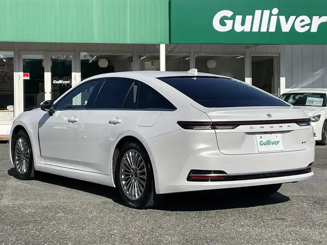 トヨタ クラウン Z 千葉県 2024(令6)年 1万km プレシャスホワイトパール 黒レザーシート/パノラミックビューカメラ/純正12.3インチコネクテッドナビ/前席パワーシート/全席シートヒーター/全席シートベンチレーション/全ドアイージークローザー/パワートランクリッド/デジタルインナーミラー/パーキングアシスト/トヨタセーフティーセンス/・プリクラッシュセーフティー/・レーンキープアシスト/・パーキングサポートブレーキ/・ブラインドスポットモニター/・RCTA/・RDA/・RCD/・SEA/・AVSP/・RSA/アダプティブクルーズコントロール/スマートキー/ヘッドアップディスプレイ/前後コーナーセンサー/オートマチックハイビーム/AC100V1500W電源/ハンズフリー充電/パドルシフト/純正19インチアルミホイール/純正LEDヘッドライト/ビルトインETC2.0/本革巻きステアリング/サイド＆カーテンエアバッグ