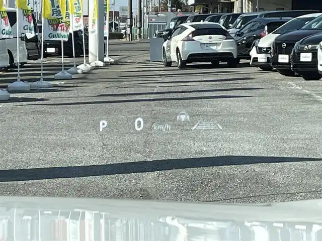 トヨタ クラウン Z 千葉県 2024(令6)年 1万km プレシャスホワイトパール 黒レザーシート/パノラミックビューカメラ/純正12.3インチコネクテッドナビ/前席パワーシート/全席シートヒーター/全席シートベンチレーション/全ドアイージークローザー/パワートランクリッド/デジタルインナーミラー/パーキングアシスト/トヨタセーフティーセンス/・プリクラッシュセーフティー/・レーンキープアシスト/・パーキングサポートブレーキ/・ブラインドスポットモニター/・RCTA/・RDA/・RCD/・SEA/・AVSP/・RSA/アダプティブクルーズコントロール/スマートキー/ヘッドアップディスプレイ/前後コーナーセンサー/オートマチックハイビーム/AC100V1500W電源/ハンズフリー充電/パドルシフト/純正19インチアルミホイール/純正LEDヘッドライト/ビルトインETC2.0/本革巻きステアリング/サイド＆カーテンエアバッグ