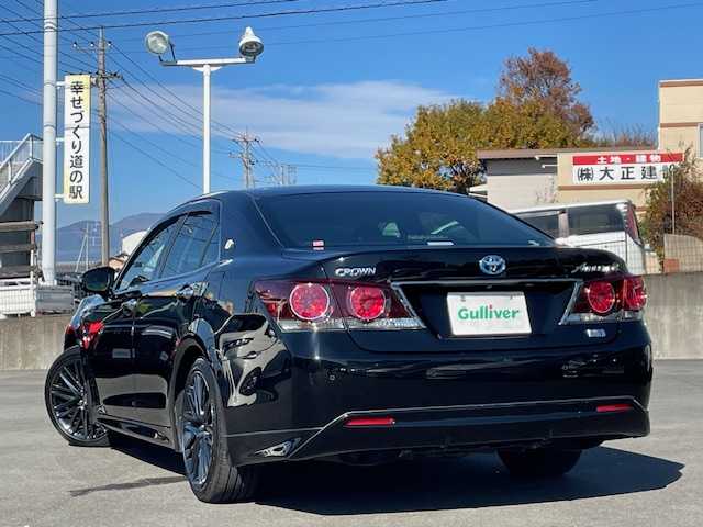 トヨタ クラウン ハイブリッド アスリートSJ-フロンティアLTD 静岡県 2018(平30)年 6.9万km ブラック ●純正ナビ/（CD/DVDAUX/Bluetooth）/●バックカメラ/●レーダクルーズコントロール/●プリクラッシュセーフティー/●レーントレーシングアシスト/●前後クリアランスソナー/●LEDヘッドライト/●オートライト/●オートマチックハイビーム/●フォグランプ/●チルト＆テレスコピックステアリング/●ステアリングスイッチ/●電動格納ウインカーミラー/●運転席＆助手席パワーシート/●自動防眩ミラー/●ETC/●ISOFIX/●純正フロアマット/●ドアバイザー/●プッシュスタート/●スマートキー/●純正18インチアルミホイール
