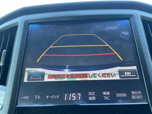 トヨタ クラウン ハイブリッド アスリートSJ-フロンティアLTD 静岡県 2018(平30)年 6.9万km ブラック ●純正ナビ/（CD/DVDAUX/Bluetooth）/●バックカメラ/●レーダクルーズコントロール/●プリクラッシュセーフティー/●レーントレーシングアシスト/●前後クリアランスソナー/●LEDヘッドライト/●オートライト/●オートマチックハイビーム/●フォグランプ/●チルト＆テレスコピックステアリング/●ステアリングスイッチ/●電動格納ウインカーミラー/●運転席＆助手席パワーシート/●自動防眩ミラー/●ETC/●ISOFIX/●純正フロアマット/●ドアバイザー/●プッシュスタート/●スマートキー/●純正18インチアルミホイール