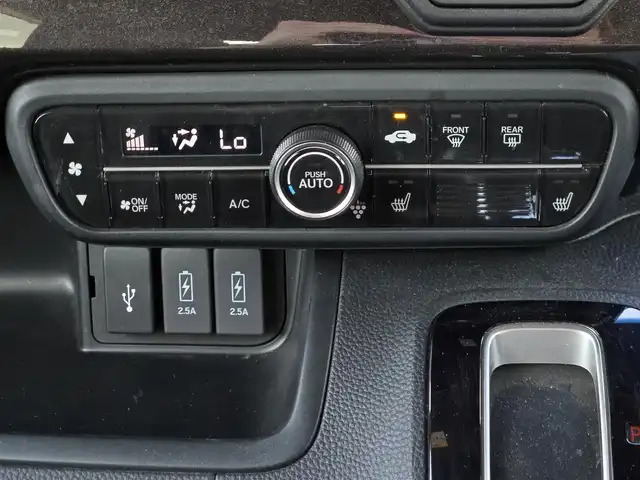 ホンダ Ｎ ＢＯＸ カスタム G L ターボ ホンダセンシング 鹿児島県 2019(令1)年 2.6万km ブリリアントスポーティブルーメタリック2トーン ターボ車　/レーダークルーズコントロール　/ビルトインＥＴＣ２．０　/ドライブレコーダー　/純正ＳＤナビ（ＶＸＭ－２０４ＶＦｉ）　/Ｂｌｕｅｔｏｏｔｈオーディオ　/フルセグテレビ　/バックカメラ　/D+N席シートヒーター/両側パワースライドドア/純正アルミホイール(15インチ)/横滑り防止機能/レーンキープアシスト/LEDヘッドライト/プッシュスタート/スマートキー