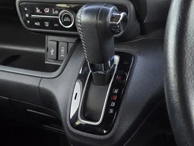 ホンダ Ｎ ＢＯＸ カスタム G L ターボ ホンダセンシング 鹿児島県 2019(令1)年 2.6万km ブリリアントスポーティブルーメタリック2トーン ターボ車　/レーダークルーズコントロール　/ビルトインＥＴＣ２．０　/ドライブレコーダー　/純正ＳＤナビ（ＶＸＭ－２０４ＶＦｉ）　/Ｂｌｕｅｔｏｏｔｈオーディオ　/フルセグテレビ　/バックカメラ　/D+N席シートヒーター/両側パワースライドドア/純正アルミホイール(15インチ)/横滑り防止機能/レーンキープアシスト/LEDヘッドライト/プッシュスタート/スマートキー