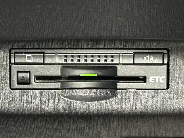 トヨタ プリウス S 千葉県 2012(平24)年 6.7万km レッドマイカメタリック 禁煙車/純正8インチナビ/・NHZN-X62G/・CD/DVD/BT/フルセグ/バックカメラ/HIDヘッドライト/オートライト/フォグライト/ビルトインETC/純正15インチアルミホイール/ステアリングスイッチ/スマートキー/サイド＆カーテンエアバッグ/横滑り防止装置/純正フロアマット/純正ドアバイザー