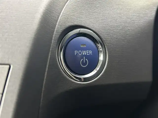 トヨタ プリウス S 千葉県 2012(平24)年 6.7万km レッドマイカメタリック 禁煙車/純正8インチナビ/・NHZN-X62G/・CD/DVD/BT/フルセグ/バックカメラ/HIDヘッドライト/オートライト/フォグライト/ビルトインETC/純正15インチアルミホイール/ステアリングスイッチ/スマートキー/サイド＆カーテンエアバッグ/横滑り防止装置/純正フロアマット/純正ドアバイザー