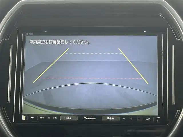 スズキ ハスラー Jスタイル 埼玉県 2021(令3)年 0.9万km シフォンアイボリーメタリック/ガンメタリック2トーン 純正SDナビ/(TV CD DVD Bluetooth iPod USB)/純正アルミホイール/純正ビルトインETC/純正フロアマット/LEDヘッドライト/オートマチックハイビーム/フォグランプ/シートヒーター(D＋N席)/ステアリングスイッチ/電動格納ウィンカーミラー/衝突被害軽減システム/レーンキープアシスト/バックカメラ/コーナーセンサー(後のみ)/エアバッグ(W＋サイド＋カーテン)/【以下　Jスタイル特別装備】/ルーフレール/専用メッキフロントグリル/HUSTLERアルファベットエンブレム[メッキ](フロントフード)/フロントバンパーガーニッシュ［スチールシルバーメタリック］/リヤバンパーガーニッシュ［スチールシルバーメタリック］/メッキフォグランプガーニッシュ/メッキドアハンドル/Jスタイルエンブレム(バックドア)/レザー調＆ファブリックシート表皮(ブラウン＆ダークブルー)/レザー調ドアトリムクロス［ブラック］(フロントドア)/ドアトリムカラーガーニッシュ［ブルーイッシュシルバー］/インパネカラーガーニッシュ[ブルーイッシュシルバー]/フロントコンソールトレー/[ドリンクホルダー付][ブルーイッシュシルバー]/メッキインサイドドアハンドル