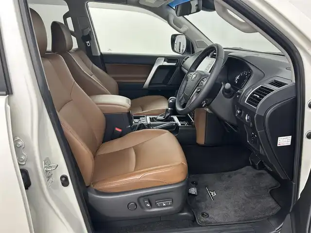 トヨタ ランドクルーザー プラド TX-L 70thアニバーサリーLTD 福岡県 2022(令4)年 3.9万km ホワイトパールクリスタルシャイン サンルーフ　/純正ナビ　/全方位カメラ　/ビルトインＥＴＣ２．０　/ＡＣＣ　/コーナーセンサー　/衝突軽減ブレーキ　/レーンキープ　/ＢＳＭ　/ＭＴモード付　/本革　/シートヒーター／ベンチレーション　/パワーシート　/ＬＥＤ