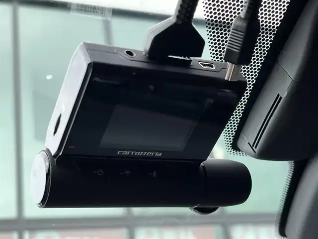 レクサス ＵＸ 250h Fスポーツ 奈良県 2019(令1)年 2.5万km ホワイトノーヴァガラスフレーク レクサスセーフティシステム/純正12.3型ナビ(フルセグTV/CD/DVD/AM・FM/BT)/アラウンドビューモニター/ビルトインETC2.0/社外前後ドラレコ/パドルシフト/パワーバックドア/パワーシート(D/N席)/シートヒーター(D/N席)/エアーシート(D/N席)/ステアリングヒーター/置くだけ充電/アダプティブクルーズコントロール/レーンキープアシスト/ブラインドスポットモニター/クリアランスソナー/電子パーキング/LEDオートライト/LEDフォグ/オートアラーム/純正18インチアルミホイール/純正フロアマット/スペアキー(カードキー)/保証書/取扱説明書