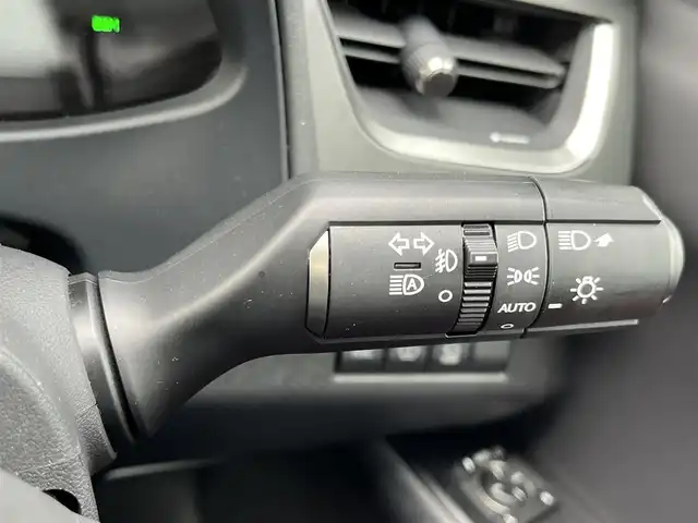 レクサス ＵＸ 250h Fスポーツ 奈良県 2019(令1)年 2.5万km ホワイトノーヴァガラスフレーク レクサスセーフティシステム/純正12.3型ナビ(フルセグTV/CD/DVD/AM・FM/BT)/アラウンドビューモニター/ビルトインETC2.0/社外前後ドラレコ/パドルシフト/パワーバックドア/パワーシート(D/N席)/シートヒーター(D/N席)/エアーシート(D/N席)/ステアリングヒーター/置くだけ充電/アダプティブクルーズコントロール/レーンキープアシスト/ブラインドスポットモニター/クリアランスソナー/電子パーキング/LEDオートライト/LEDフォグ/オートアラーム/純正18インチアルミホイール/純正フロアマット/スペアキー(カードキー)/保証書/取扱説明書