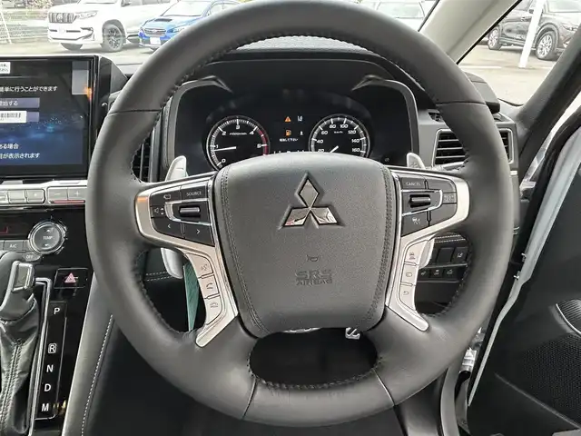三菱 デリカＤ：５ シャモニー 栃木県 2025(令7)年 0.1万km未満 ホワイトダイヤモンド ４WD/D:5専用11型ナビゲーション/バックカメラ/LEDヘッドライト/オートライト/オートマチックハイビーム/フォグランプ/後退時車両検知警報システム/後側方車両検知警報システム/横滑り防止/レーンキープアシスト/アイドリングストップ/レーンキープアシスト/クルーズコントロール/純正AW18インチ/ステアリングヒーター/シートヒーター（D＋N席）/D席パワーシート/パワーバックドア/両側パワースライドドア/フルセグ / Bluetooth / USB / HDMI/スペアキー1本
