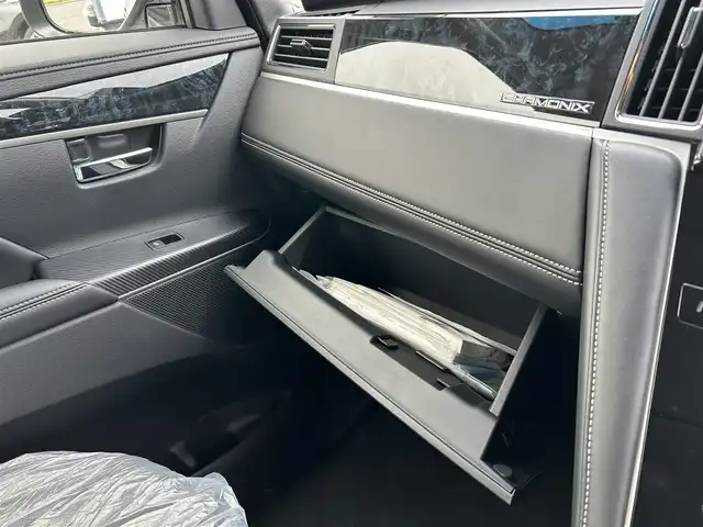 三菱 デリカＤ：５ シャモニー 栃木県 2025(令7)年 0.1万km未満 ホワイトダイヤモンド ４WD/D:5専用11型ナビゲーション/バックカメラ/LEDヘッドライト/オートライト/オートマチックハイビーム/フォグランプ/後退時車両検知警報システム/後側方車両検知警報システム/横滑り防止/レーンキープアシスト/アイドリングストップ/レーンキープアシスト/クルーズコントロール/純正AW18インチ/ステアリングヒーター/シートヒーター（D＋N席）/D席パワーシート/パワーバックドア/両側パワースライドドア/フルセグ / Bluetooth / USB / HDMI/スペアキー1本