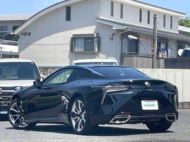 レクサス ＬＣ 500h Lパッケージ 山梨県 2017(平29)年 4.5万km ブラック ガラスパノラマルーフ/純正メモリナビ/AM/FM/CD/DVD/BT/フルセグ/バックカメラ/『セーフティシステムプラス』/・プリクラッシュセーフティシステム/・レーンキーピングアシスト/・オートマチックハイビーム/・レーダークルーズコントロール/コーナーセンサー/カラーヘッドディスプレイ/LEDヘッドランプ/DN席パワーシート/ビルトインETC/革巻きステアリング/パドルシフト/スマートキー/スペアキー×1/取扱説明書/保証書