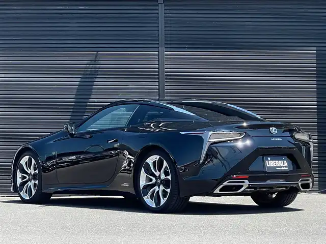 レクサス ＬＣ 500h Lパッケージ 山梨県 2017(平29)年 4.5万km ブラック 黒革/ガラスパノラマルーフ/純正10.4インチメモリナビ/AM/FM/CD/DVD/BT/フルセグ/バックカメラ/セーフティシステムプラス/プリクラッシュセーフティシステム/レーンキーピングアシスト/オートマチックハイビーム/レーダークルーズコントロール/コーナーセンサー/カラーヘッドディスプレイ/LEDヘッドランプ/DN席パワーシート/ビルトインETC/革巻きステアリング/パドルシフト/スマートキー/スペアキー×1/取扱説明書/保証書