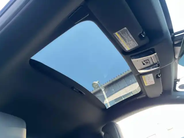 レクサス ＬＣ 500h Lパッケージ 山梨県 2017(平29)年 4.5万km ブラック 黒革/ガラスパノラマルーフ/純正10.4インチメモリナビ/AM/FM/CD/DVD/BT/フルセグ/バックカメラ/セーフティシステムプラス/プリクラッシュセーフティシステム/レーンキーピングアシスト/オートマチックハイビーム/レーダークルーズコントロール/コーナーセンサー/カラーヘッドディスプレイ/LEDヘッドランプ/DN席パワーシート/ビルトインETC/革巻きステアリング/パドルシフト/スマートキー/スペアキー×1/取扱説明書/保証書