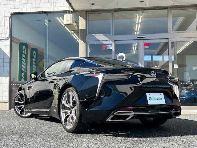 レクサス ＬＣ 500h Lパッケージ 埼玉県 2017(平29)年 4.5万km ブラック パノラマルーフ/純正HDDナビ/バックカメラ/フルセグTV/CD/DVD再生/ETC2.0/ミュージックサーバー（HDD録音）/Bluetooth/USB/AUX接続/パドルシフト/レーダークルーズコントロール/カラーヘッドアップディスプレイ/シートメモリー/本革シート/パワーシート（D/N）/シートヒーター（D/N）/シートベンチレーション（D/N）/純正フロアマット/純正21インチアルミホイール/LEDヘッドライト/オートマチックハイビーム/コーナーセンサー/横滑り防止装置/衝突軽減ブレーキ/レーンキープアシスト/ブラインドスポットモニター/電動パーキングブレーキ/ブレーキホールド/ドライブレコーダー（前）