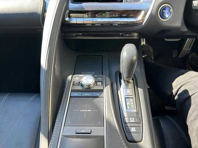 レクサス ＬＣ 500h Lパッケージ 埼玉県 2017(平29)年 4.5万km ブラック パノラマルーフ/純正HDDナビ/バックカメラ/フルセグTV/CD/DVD再生/ETC2.0/ミュージックサーバー（HDD録音）/Bluetooth/USB/AUX接続/パドルシフト/レーダークルーズコントロール/カラーヘッドアップディスプレイ/シートメモリー/本革シート/パワーシート（D/N）/シートヒーター（D/N）/シートベンチレーション（D/N）/純正フロアマット/純正21インチアルミホイール/LEDヘッドライト/オートマチックハイビーム/コーナーセンサー/横滑り防止装置/衝突軽減ブレーキ/レーンキープアシスト/ブラインドスポットモニター/電動パーキングブレーキ/ブレーキホールド/ドライブレコーダー（前）