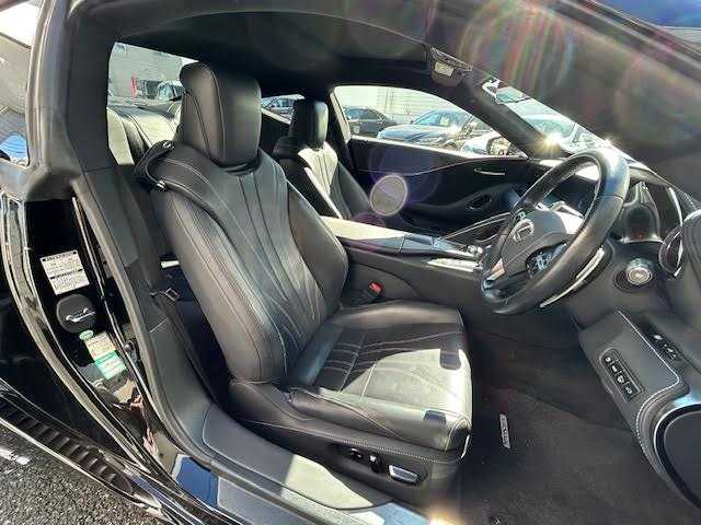 レクサス ＬＣ 500h Lパッケージ 埼玉県 2017(平29)年 4.5万km ブラック パノラマルーフ/純正HDDナビ/バックカメラ/フルセグTV/CD/DVD再生/ETC2.0/ミュージックサーバー（HDD録音）/Bluetooth/USB/AUX接続/パドルシフト/レーダークルーズコントロール/カラーヘッドアップディスプレイ/シートメモリー/本革シート/パワーシート（D/N）/シートヒーター（D/N）/シートベンチレーション（D/N）/純正フロアマット/純正21インチアルミホイール/LEDヘッドライト/オートマチックハイビーム/コーナーセンサー/横滑り防止装置/衝突軽減ブレーキ/レーンキープアシスト/ブラインドスポットモニター/電動パーキングブレーキ/ブレーキホールド/ドライブレコーダー（前）