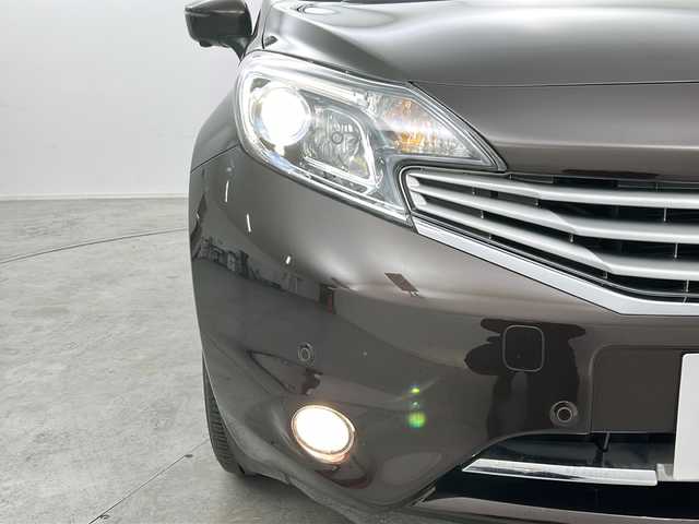 日産 ノート メダリスト エマージェンシーB 群馬県 2015(平27)年 3.4万km インペリアルアンバーP 純正ナビ　全周囲カメラ　ハーフレザーシート　ＥＴＣ　衝突被害軽減ブレーキ　レーンアシスト　クリアランスソナー　前後ドラレコ　スマートキー　LEDヘッドライト　オートライト　純正アルミホイール　禁煙