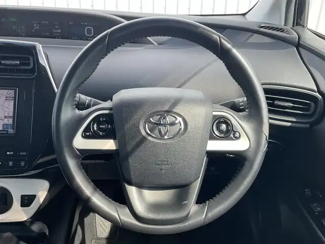 トヨタ プリウス S 滋賀県 2018(平30)年 7.1万km アティチュードブラックマイカ モデリスタエアロ/社外ナビ/・ワンセグ/・CD/バックカメラ/革巻きステアリング/ステアリングリモコン/ETC/オートリトラミラー/シートリフター/LEDオートライト/プッシュスタート/スマートキー/フロアマット