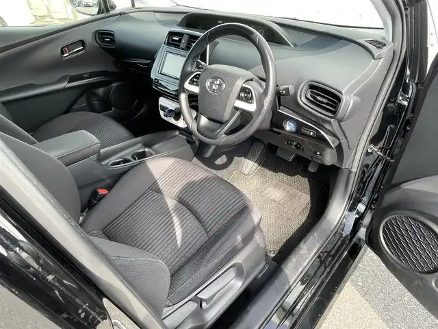 トヨタ プリウス S 滋賀県 2018(平30)年 7.1万km アティチュードブラックマイカ モデリスタエアロ/社外ナビ/・ワンセグ/・CD/バックカメラ/革巻きステアリング/ステアリングリモコン/ETC/オートリトラミラー/シートリフター/LEDオートライト/プッシュスタート/スマートキー/フロアマット